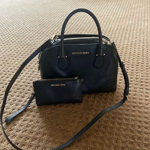 Michael Korea purse and wallet, wristlet set black and great leather condition